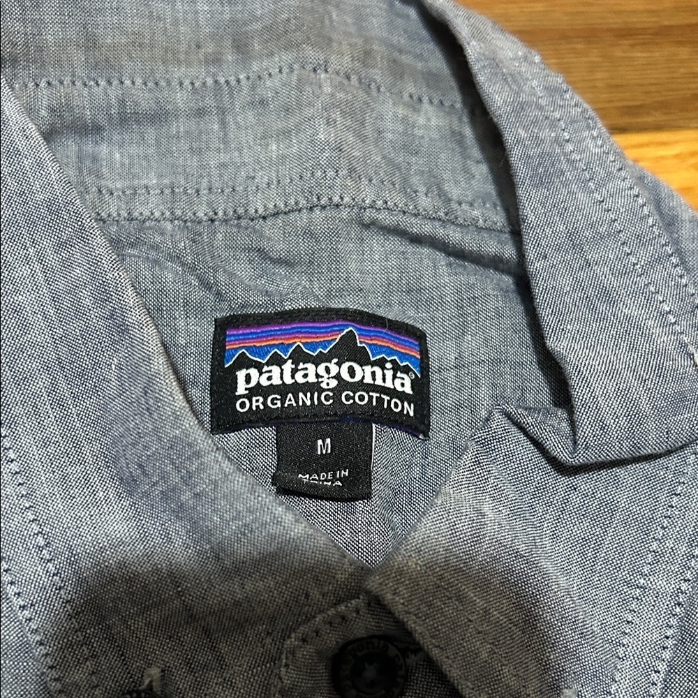 Men's Gray Short Sleeve Shirt Patagonia - Picture 2 of 4